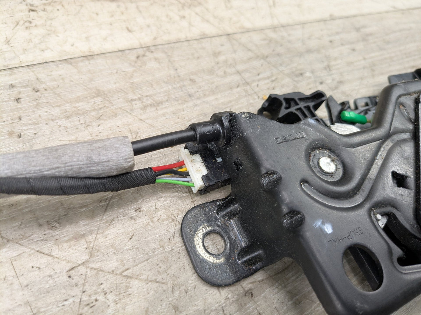 2018 BMW X3 G01 Liftgate Trunk Lid Liftgate Lock Latch Actuators SET 7383561 OEM BMW F90 F97 G01 G12 G22 G30 X3 M5 Trunk Lid Actuator Latch Lock System SET