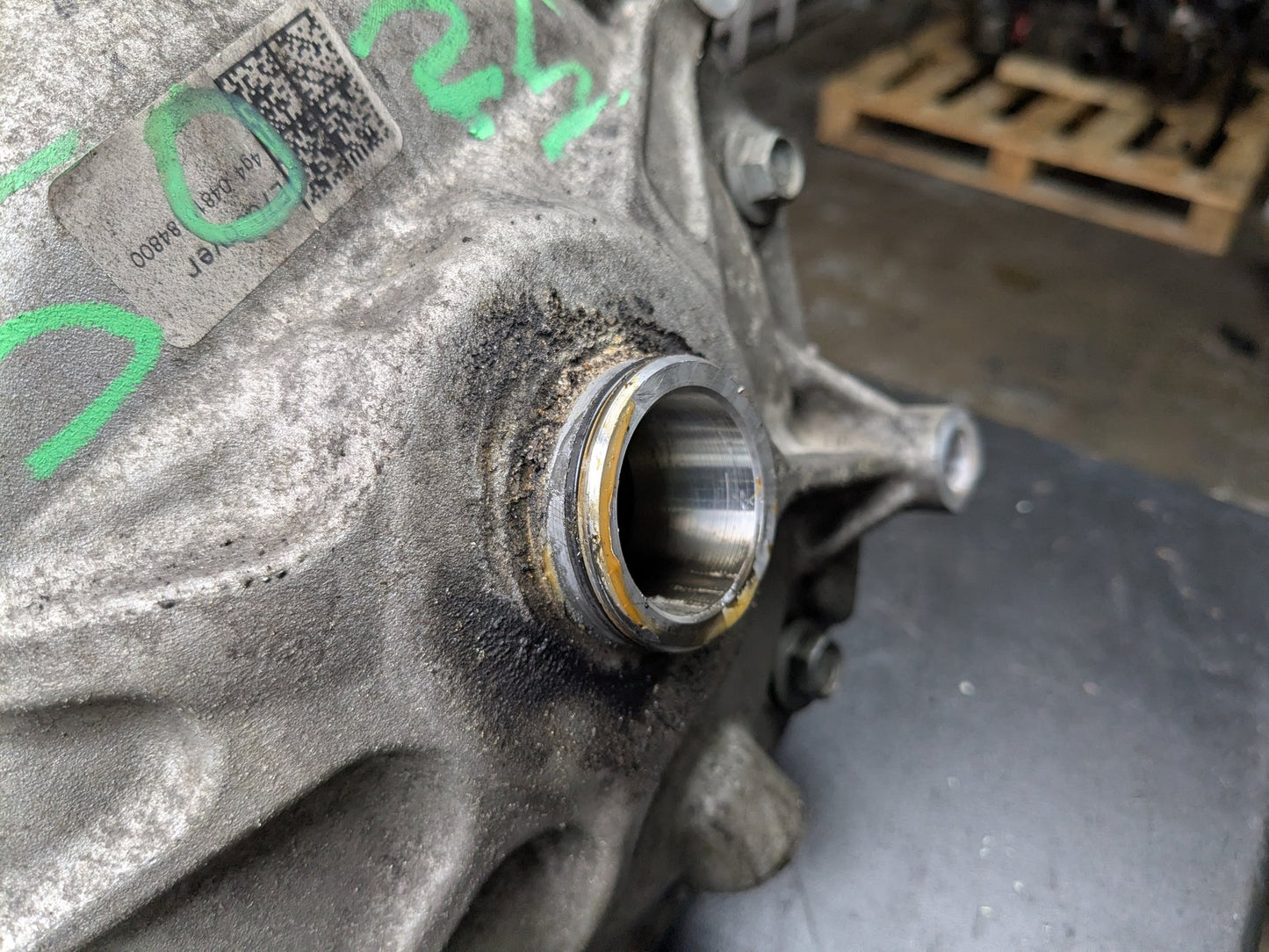 2010 BMW X5 E70 Front Axle Carrier Differential 7552533 07-14 OEM BMW E70 E71 X5 X6 X5M AWD Front Differential Axle Carrier Ratio 3.64