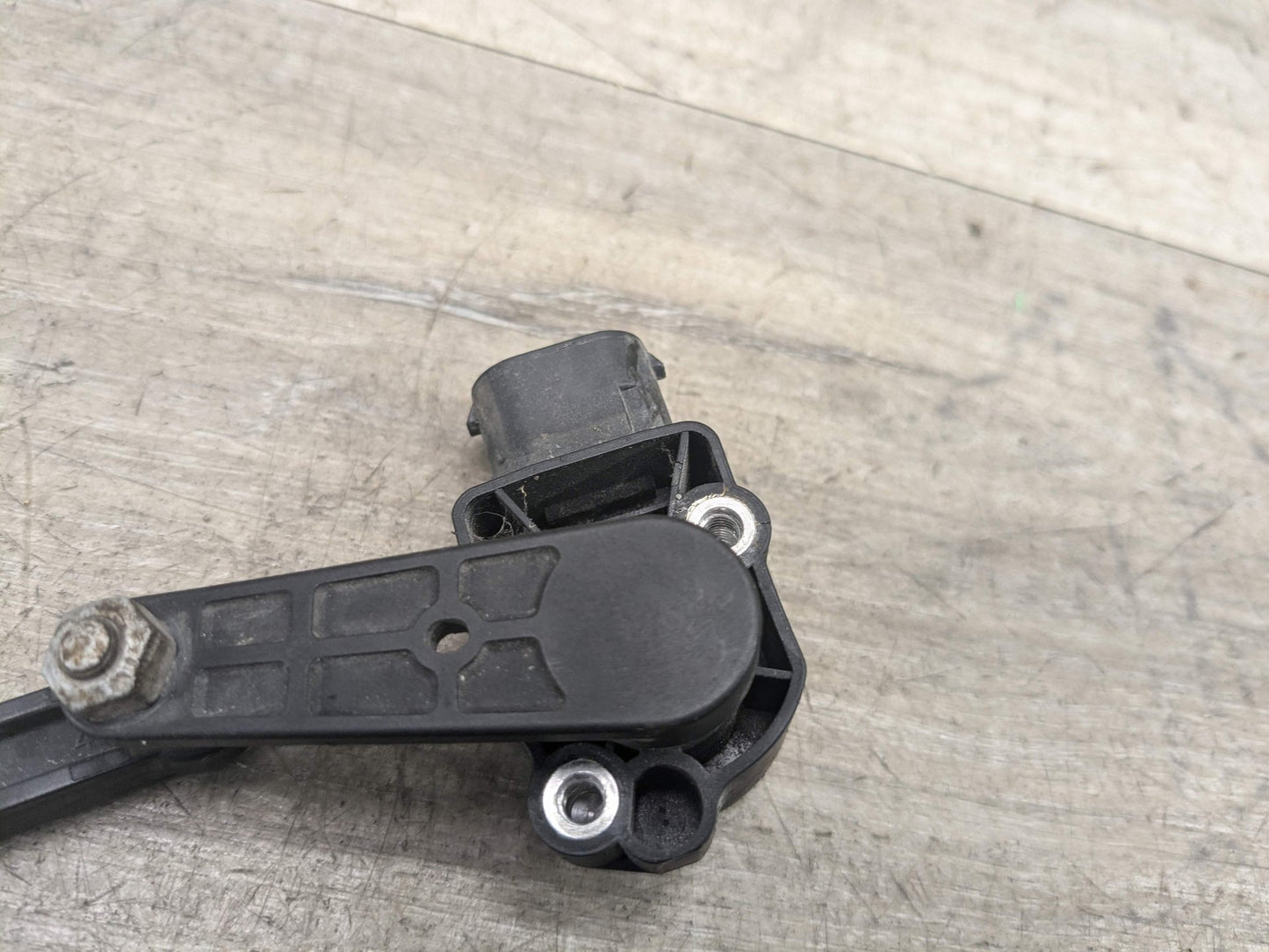 2011 BMW 335i E90 Headlight Leveling Level Sensor 6785205