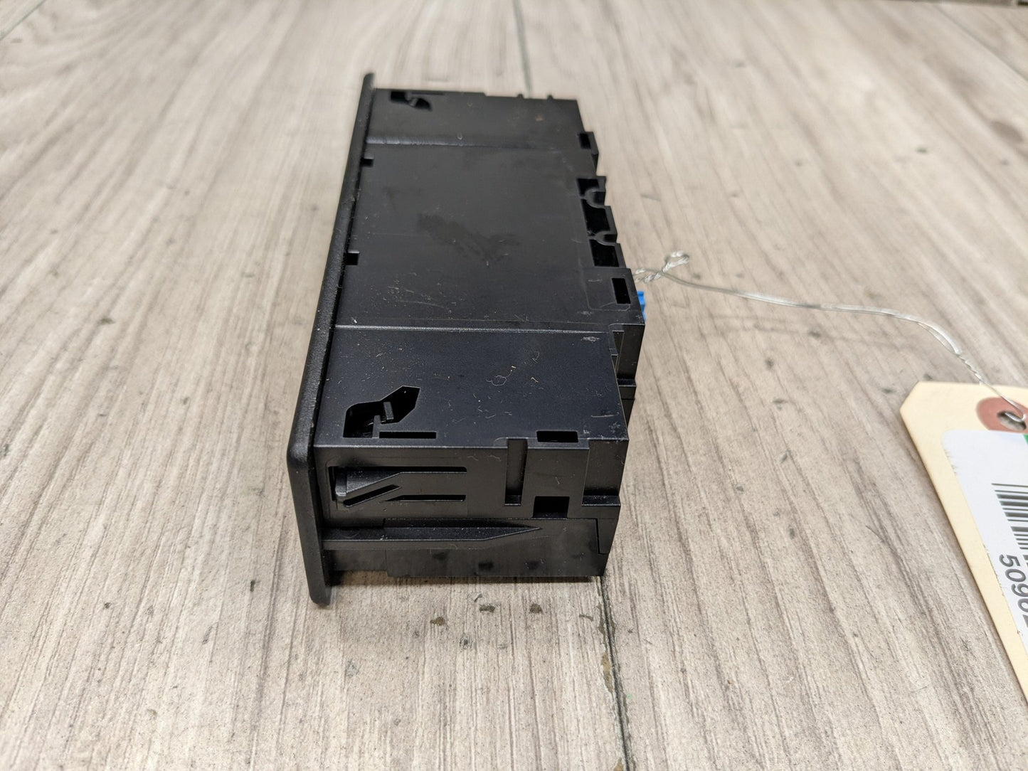 2015-2021 Mercedes-Benz C43 W205 AUX/ USB Charger Port Socket A2058200226