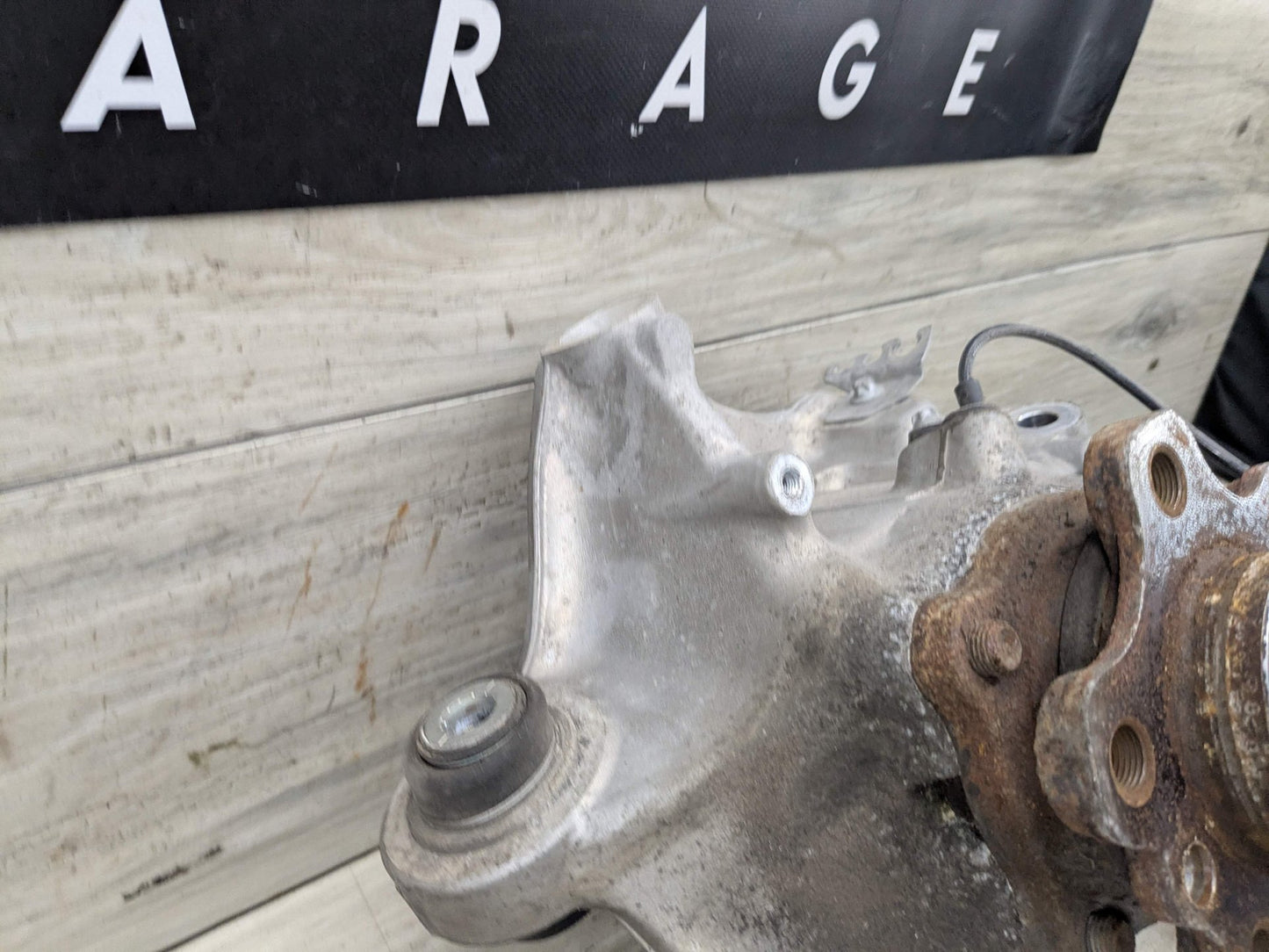 2019 BMW M550i G30 Rear Right Passenger Spindle Knuckle w/ Bearing 6866336 17-23 OEM BMW G30 530 540 M5550 REAR Right Passenger Hub Knuckle Bearing Carrier