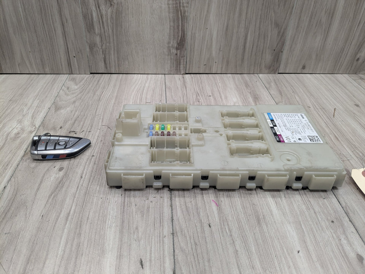 OEM BMW F90 F97 G01 G12 G30 BDC Body Domain Control Control Module Unit w/ Key