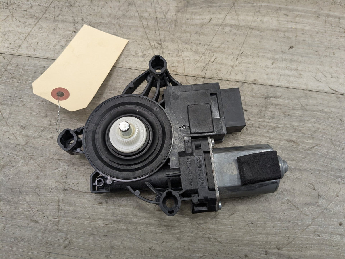 2021 BMW 330i G20 Front Right Passenger Door Window Glass Regulator Motor 8498860 OEM BMW G20 G80 330 M340 M3 FRONT Right Passenger Door Window Regulator Motor
