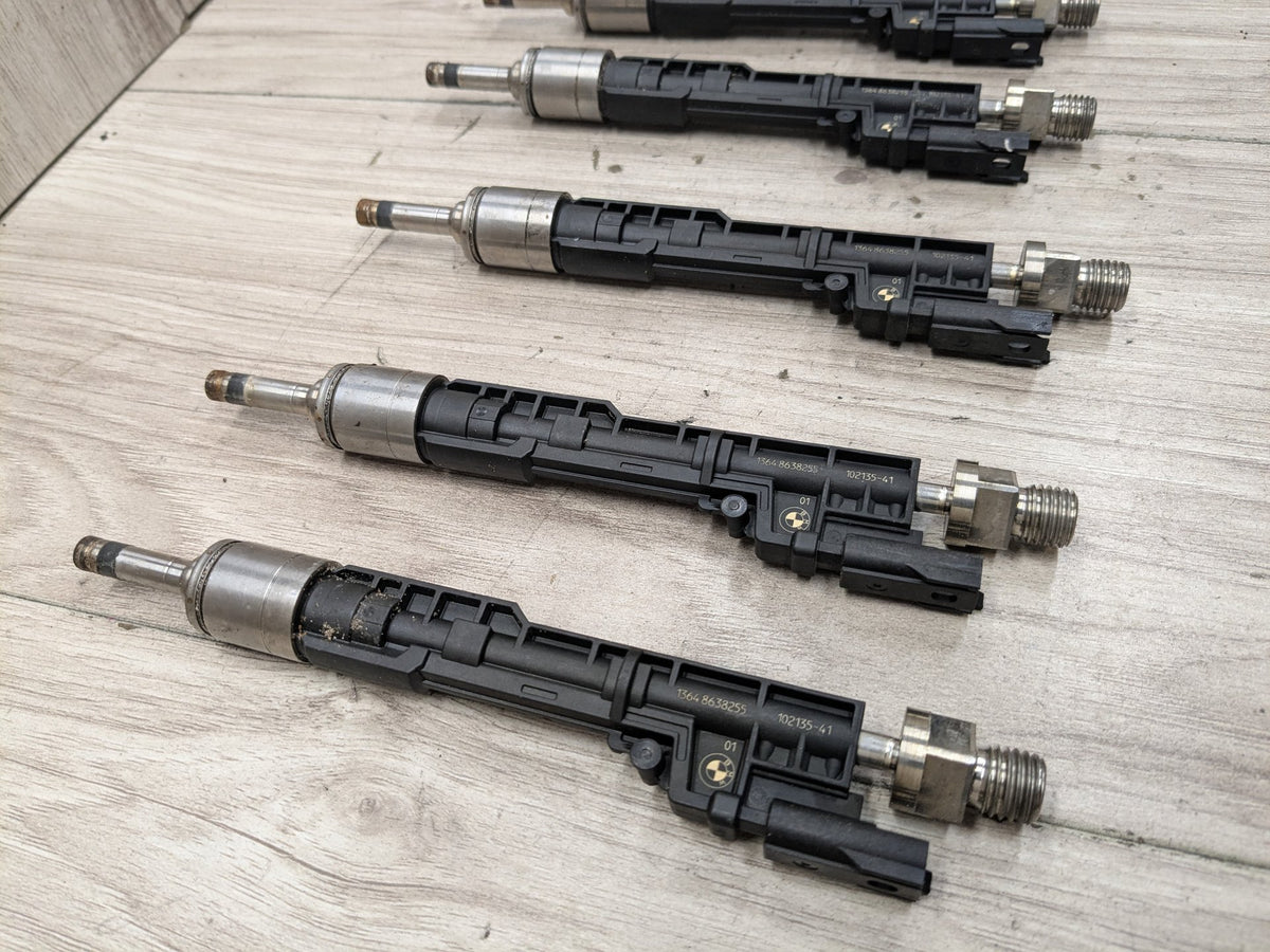 2016 BMW 750i G12 Engine Motor Fuel Injector SET 8638255 19-24 OEM BMW G12 G30 M550 750 Engine N63R High Pressure Fuel Injector SET