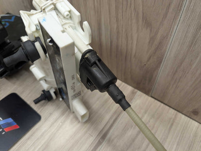2016 BMW 750i G12 Rear Left Driver Door Latch Lock Actuator w/ Soft Close 2581897 16-22 OEM BMW G11 G12 REAR LEFT DRIVER Side Door Lock Latch Actuator SOFT CLOSE