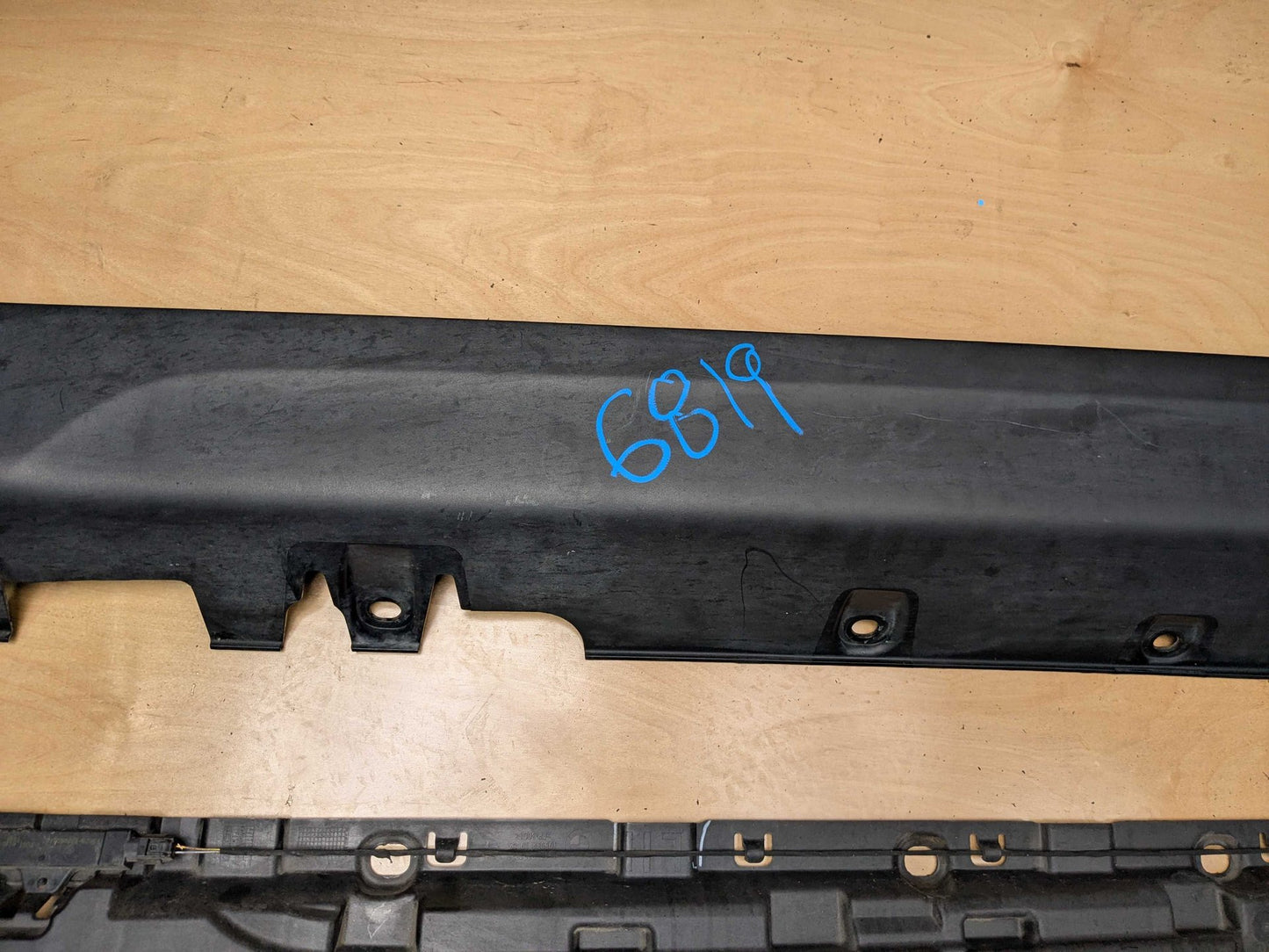 *14-18 OEM BMW F15 X5 Left Driver Side Skirt Rocker Panel Molding w/ Bracket