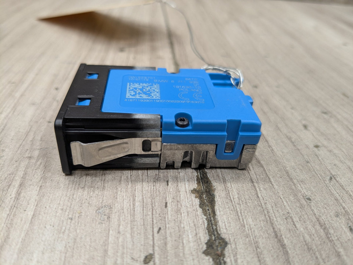 OEM BMW F44 F48 F97 G01 G05 G12 G20 G30 G80 USB Dual Type C Charger Port Socket