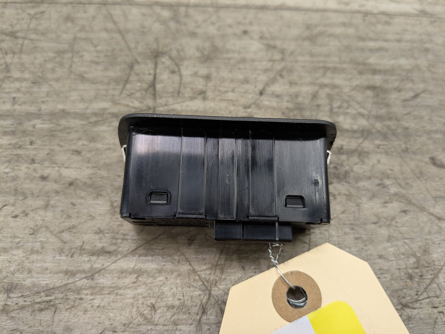 OEM BMW F02 F10 F15 F48 F90 G01 G20 G30 G80 X3 Rear Trunk Lid Center Lock Switch