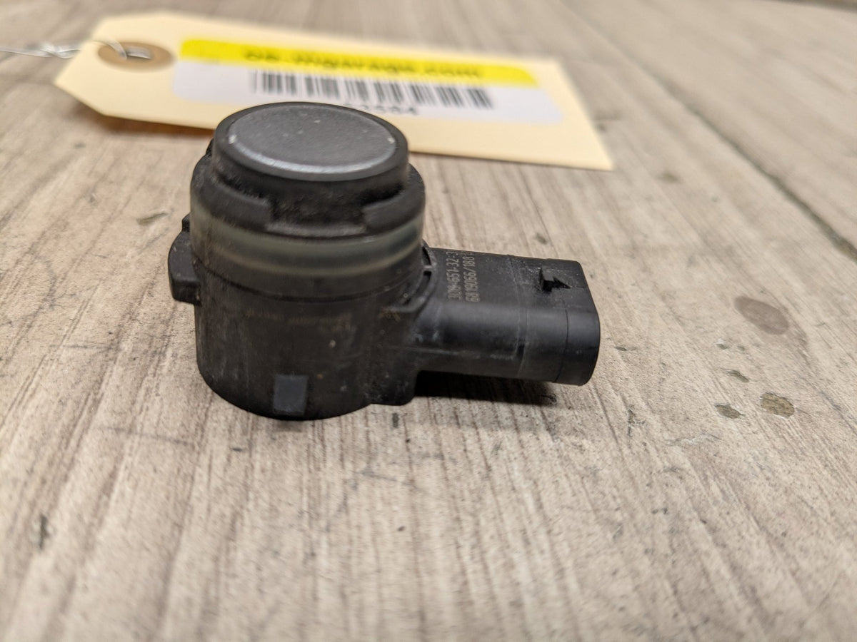 2017-2023 BMW M550i G30 Bumper PDC Parking Distance Sensor 9283200 OEM BMW F15 F90 G02 G12 G30 X3 X5 Front Rear Bumper Parking Distance PDC Sensor Blue OEM