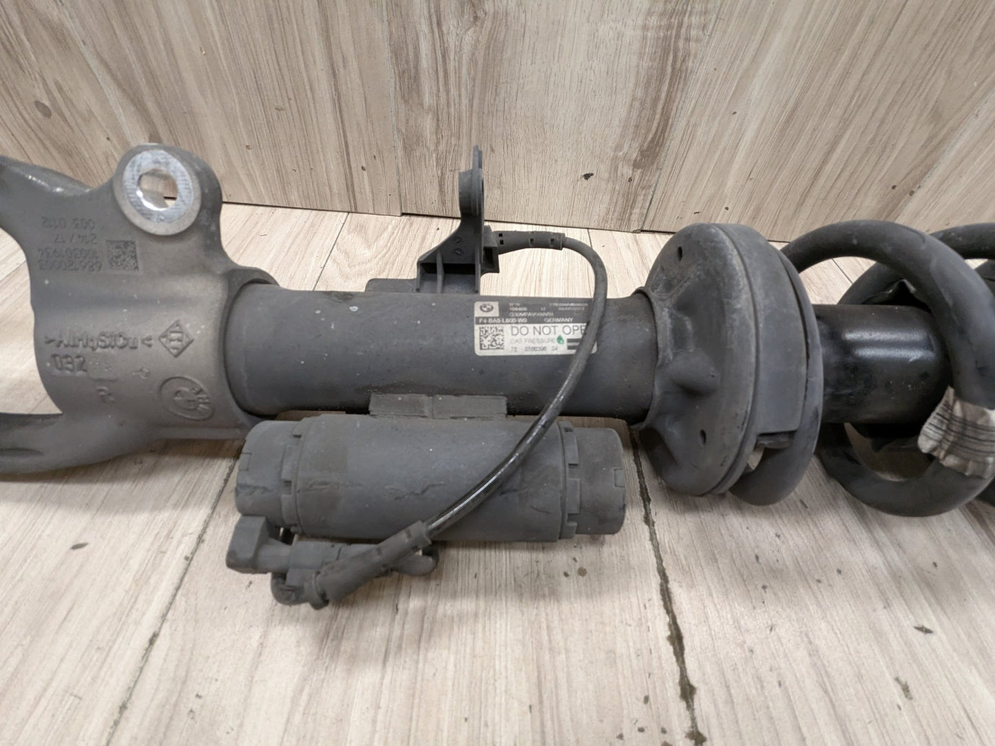 17-23 OEM BMW G30 M550iX Front Right Passenger Spring Strut Shock Absorber VDC