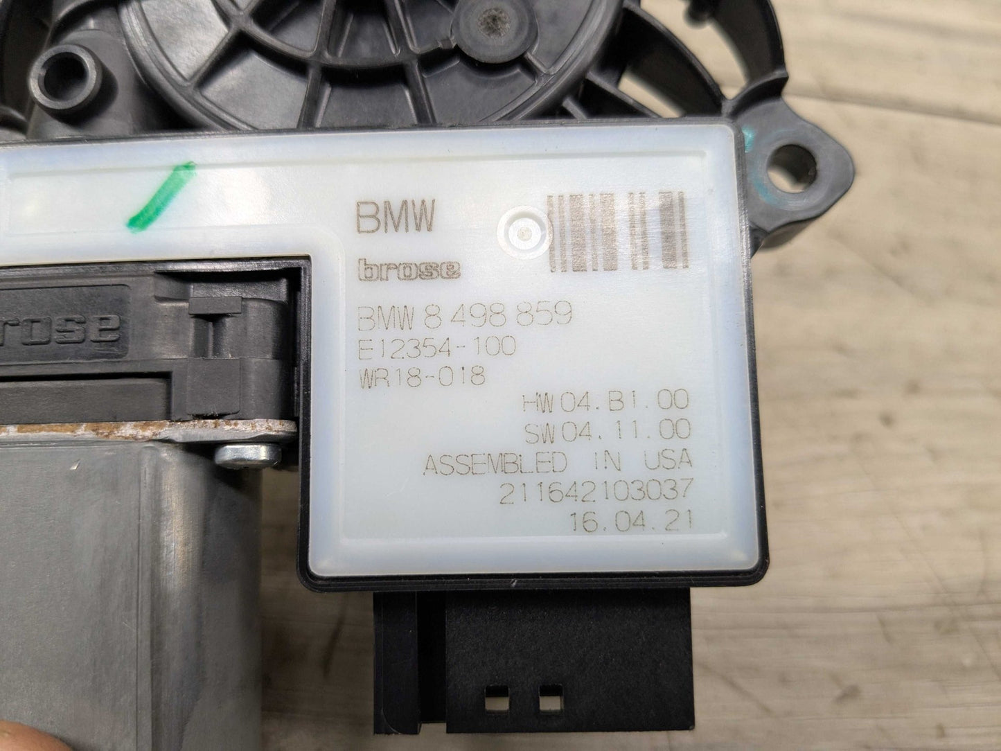 2021 BMW 330i G20 Front Left Driver Door Window Glass Regulator Motor 8498859 OEM BMW G20 G80 330 M340 M3 FRONT Left Driver Side Door Window Regulator Motor