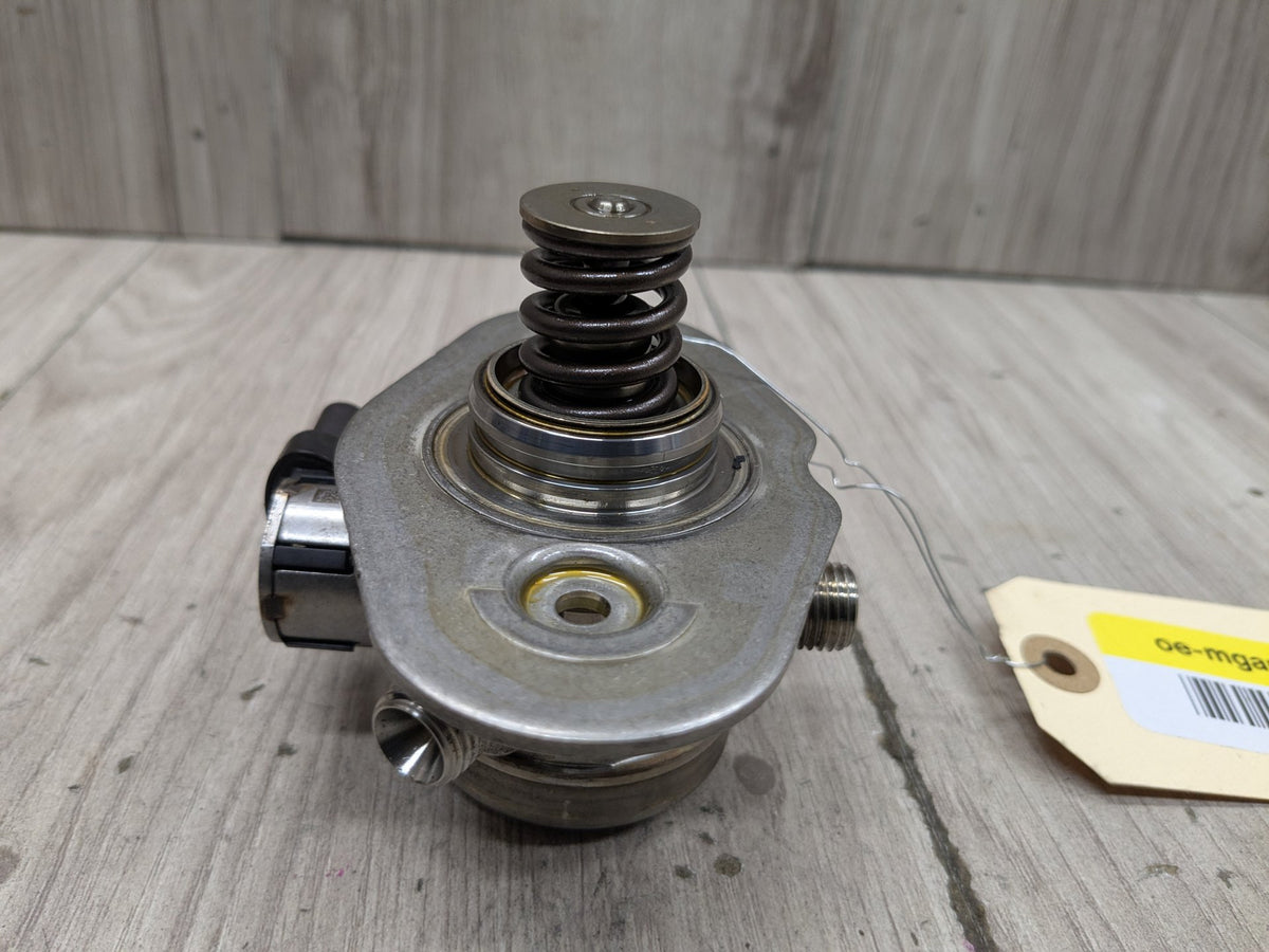 16-20 OEM BMW G11 G12 750 G30 M550 Engine N63R HPFP High Pressure Fuel Pump 1-4