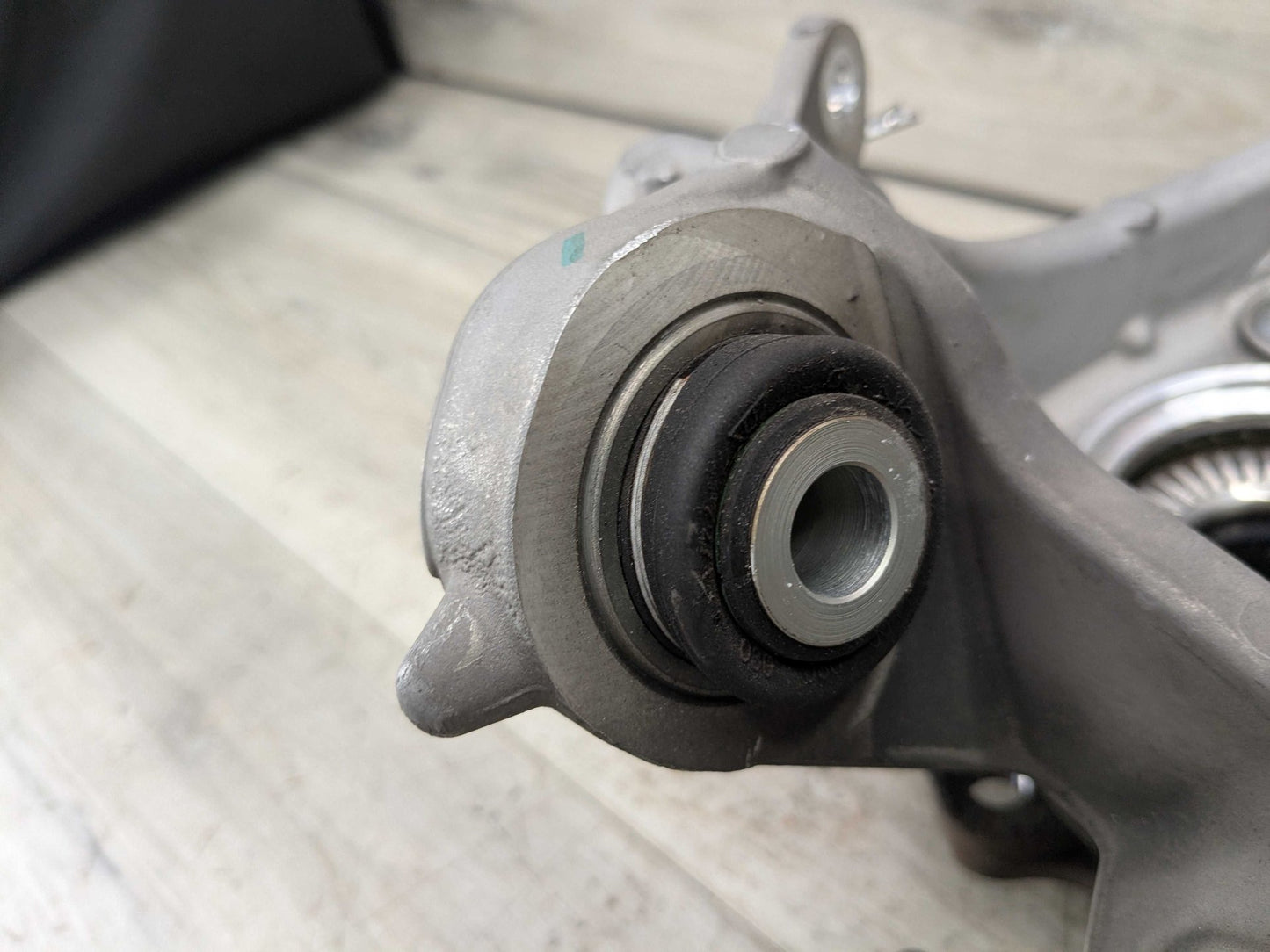 19-25 OEM BMW G20 330 M340 REAR Left Driver Knuckle Wheel Hub Spindle Bearing