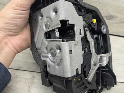 2016 BMW 750i G12 Rear Left Driver Door Latch Lock Actuator w/ Soft Close 2581897 16-22 OEM BMW G11 G12 REAR LEFT DRIVER Side Door Lock Latch Actuator SOFT CLOSE