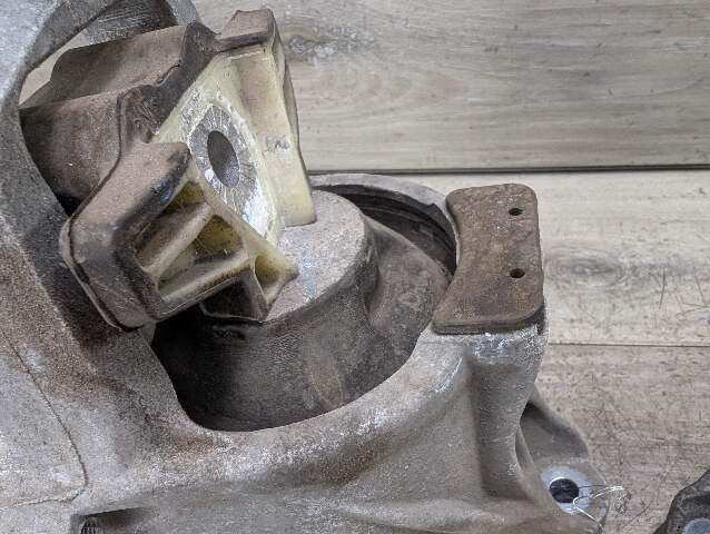 17-19 OEM AUDI A4 B9 Left Right Driver Passenger Motor Engine Mount Bracket PAIR