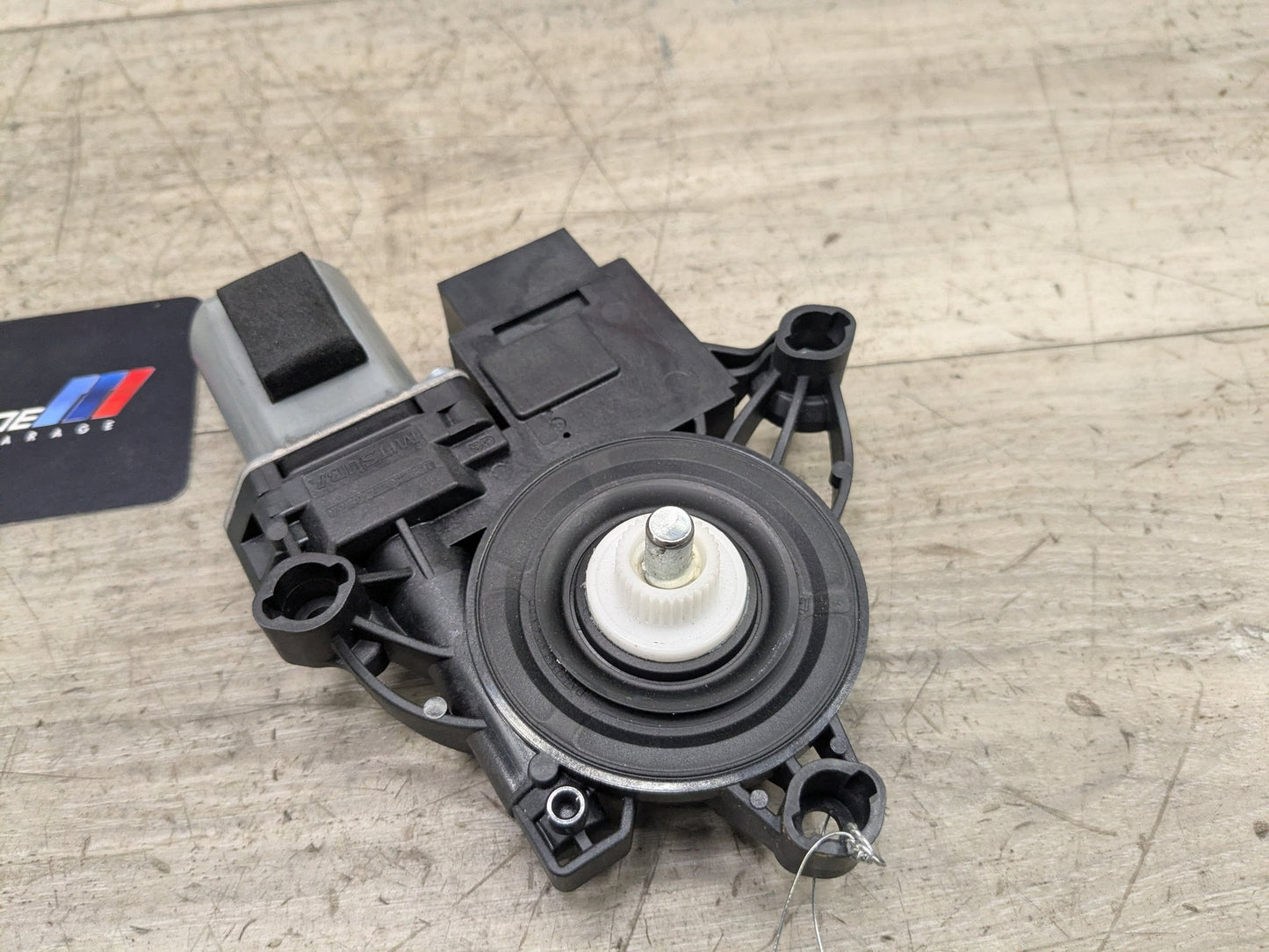 2020 BMW 330i G20 Front Left Driver Door Window Glass Regulator Motor 8495869 OEM BMW G20 G80 330 M340 M3 Front Left Driver Door Window Regulator Motor