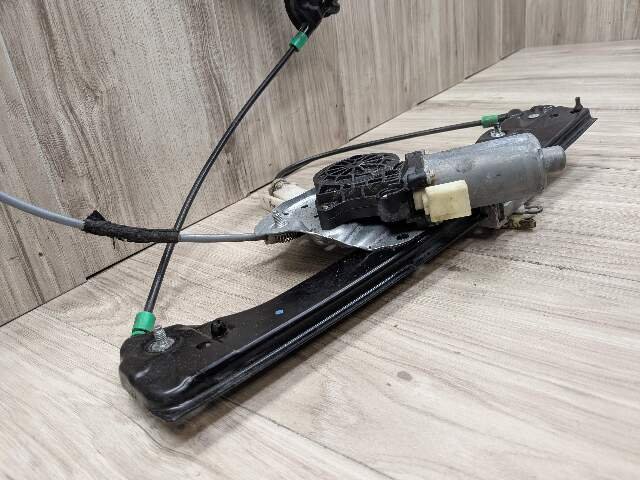 03-08 OEM BMW E85 E86 Z4 Front Right Passenger Door Window Regulator w/ Motor