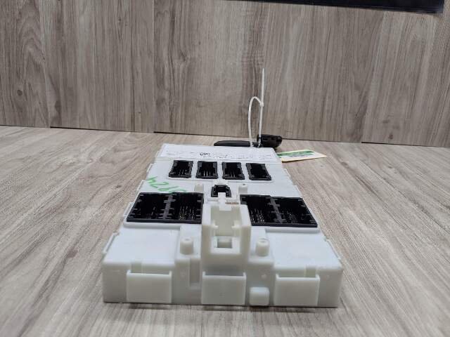 OEM BMW F30 F32 F33 F36 F80 F82 M3 M4 Body Control Junction Box Module FEM + Key