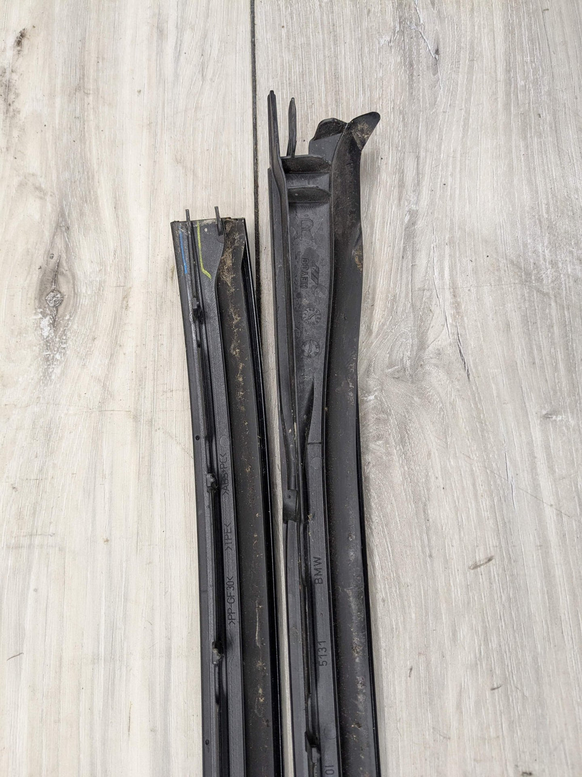 19-25 OEM BMW G05 X5 Front Left Right Windshield Side Drip Molding PAIR
