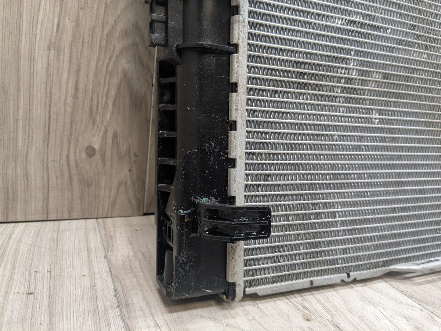 2016 BMW 750i G12 Cooling Radiator 8743667 16-19 OEM BMW G11 G12 G30 750 M550iX Auxiliary Coolant Radiator N63R