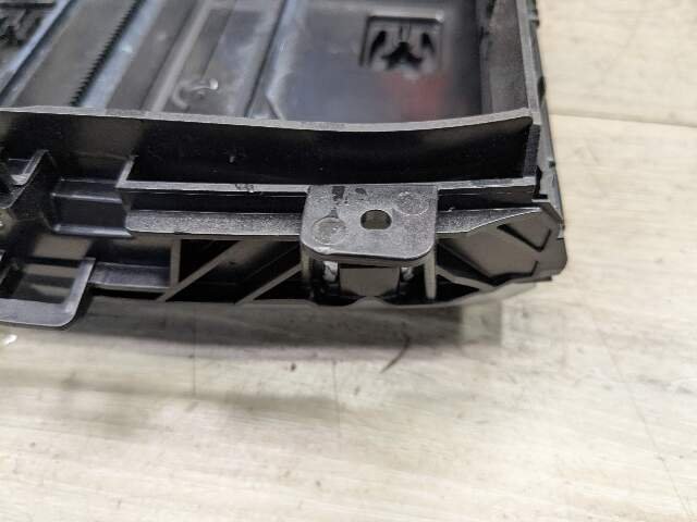OEM BMW F90 G30 G32 530 540 M550 M5 Center Console Storage