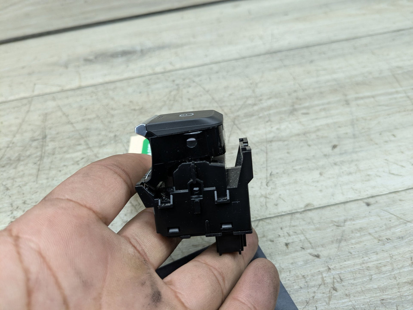 18-24 OEM AUDI Q5 SQ5 Center Console Electronic Emergency Parking Brake Switch