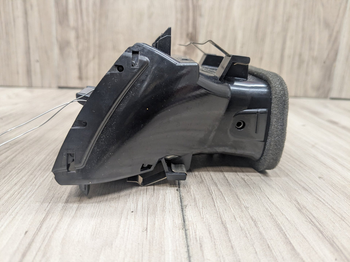 OEM BMW F22 F23 F87 228 230 M235 M240 M2 Dash Right Passenger Air Vent Button