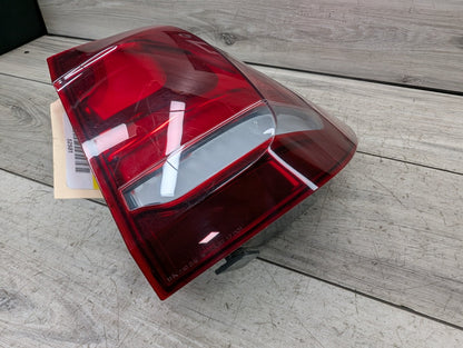 14-18 BMW OEM F15 F85 X5 X5M Rear Right Passenger Side Outer Stop Tail Light