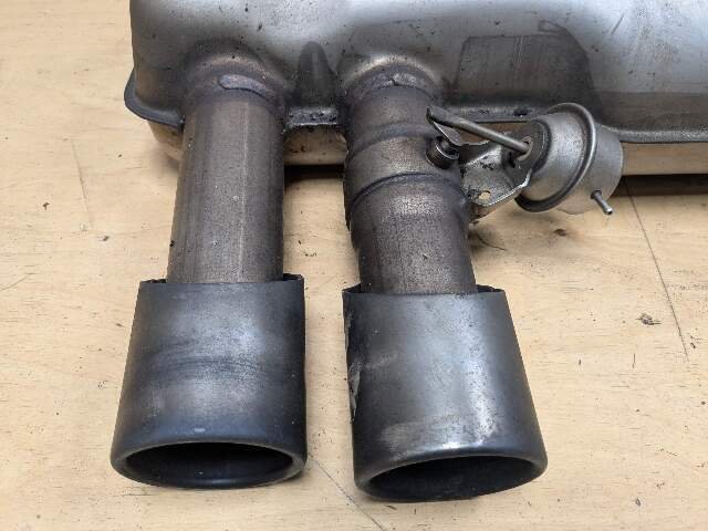 10-14 FOR BMW E70 E71 X5M X6M S63 Rear Exhaust Muffler w/ Dual Tips