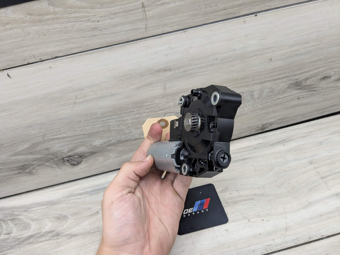 2022 BMW M240i G42 Sunroof Sun Roof Glass Motor 7424804 OEM BMW G20 G22 G26 G42 G80 G82 G87 M2 M3 M4 Sunroof Moonroof Motor Drive Unit