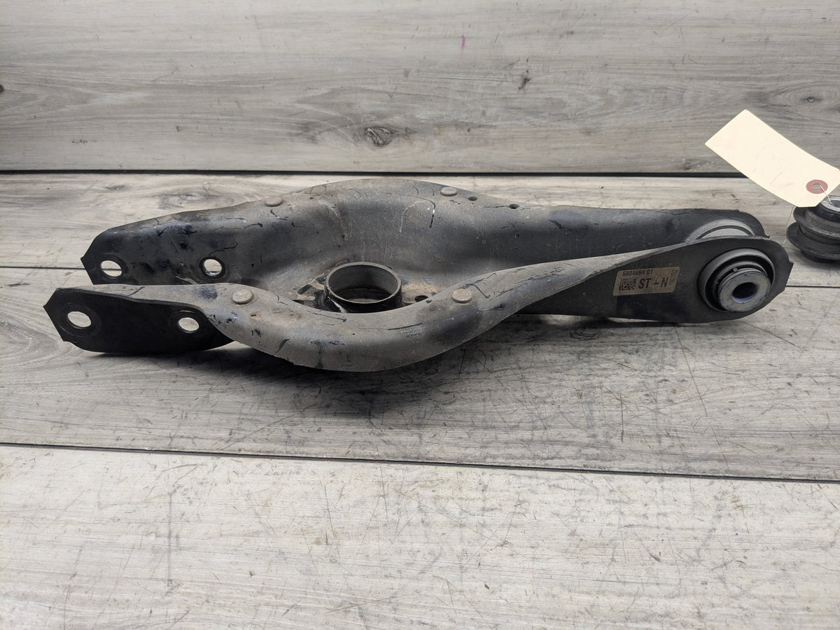 2020 BMW 330i G20 Rear Right Passenger Control Arms SET 6884694 OEM BMW G20 G22 G23 G26 G29 G42 Rear Right Passenger Upper Lower Control Arm SET