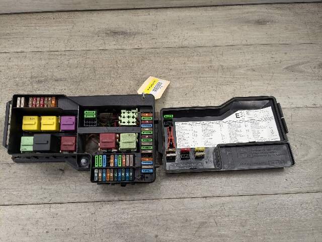 1996 - 2003 BMW Z3 E36 Front Power Distribution Fuse Box 1387590 M54B25O0
