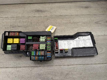 1996 - 2003 BMW Z3 E36 Front Power Distribution Fuse Box 1387590 M54B25O0