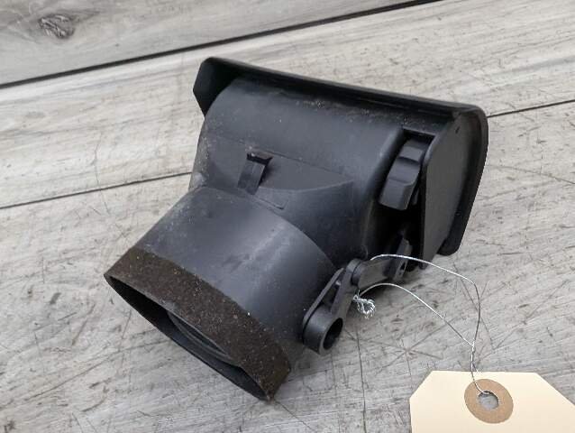 1996 - 2003 BMW Z3 E36 Dashboard Dash Board Right Passenger Air Vent 8397716 M54B25O0