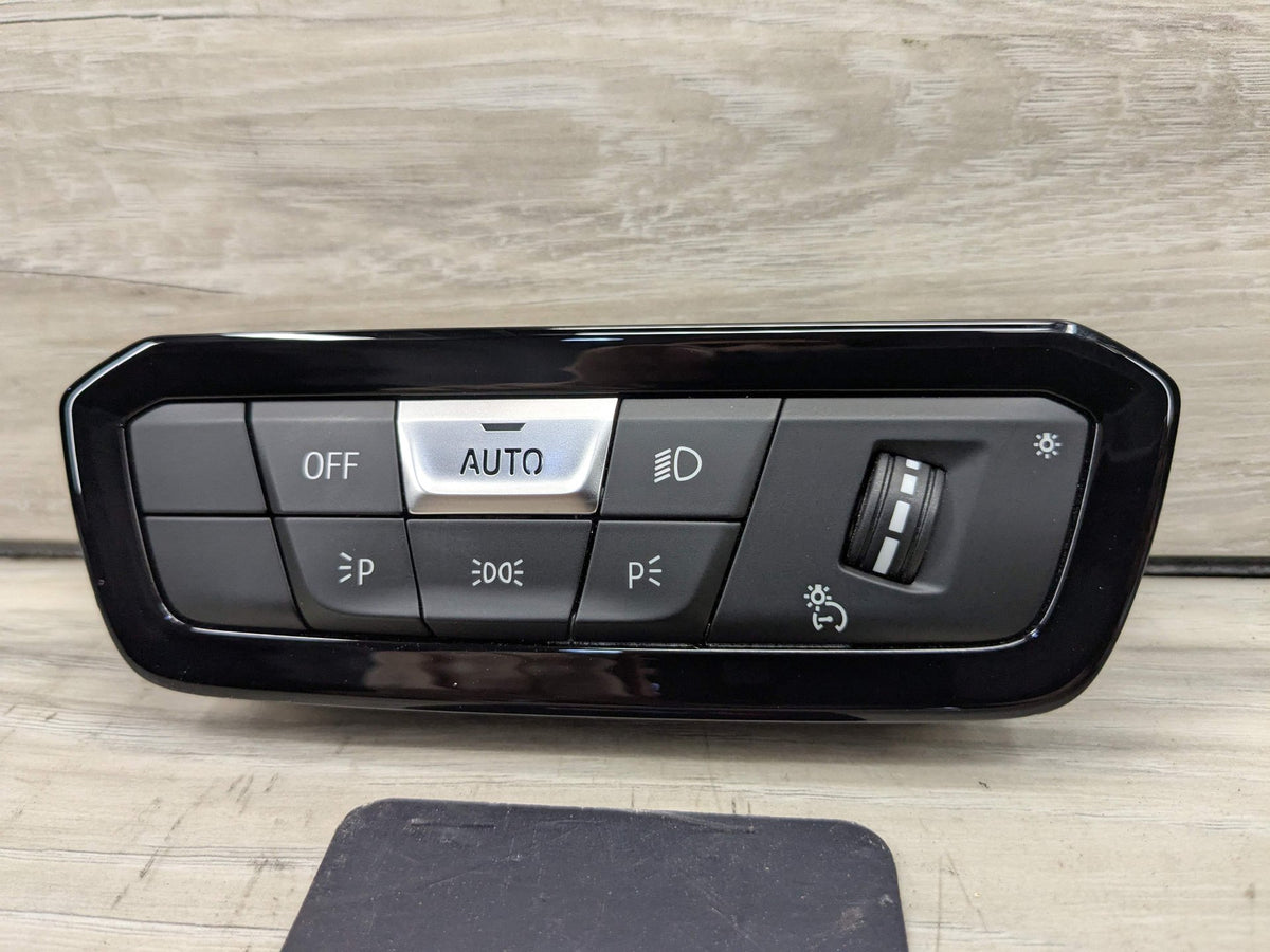 OEM BMW G20 G22 G23 G26 G42 G80 G82 G83 Headlight Control Switch Light Module