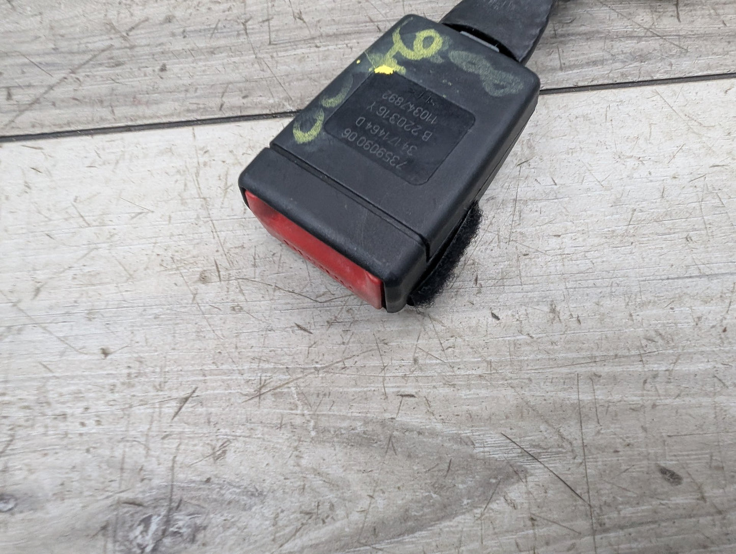 OEM BMW F90 G11 G12 G30 530 540 M550 750 M5 Front Left or Right Seatbelt Buckle
