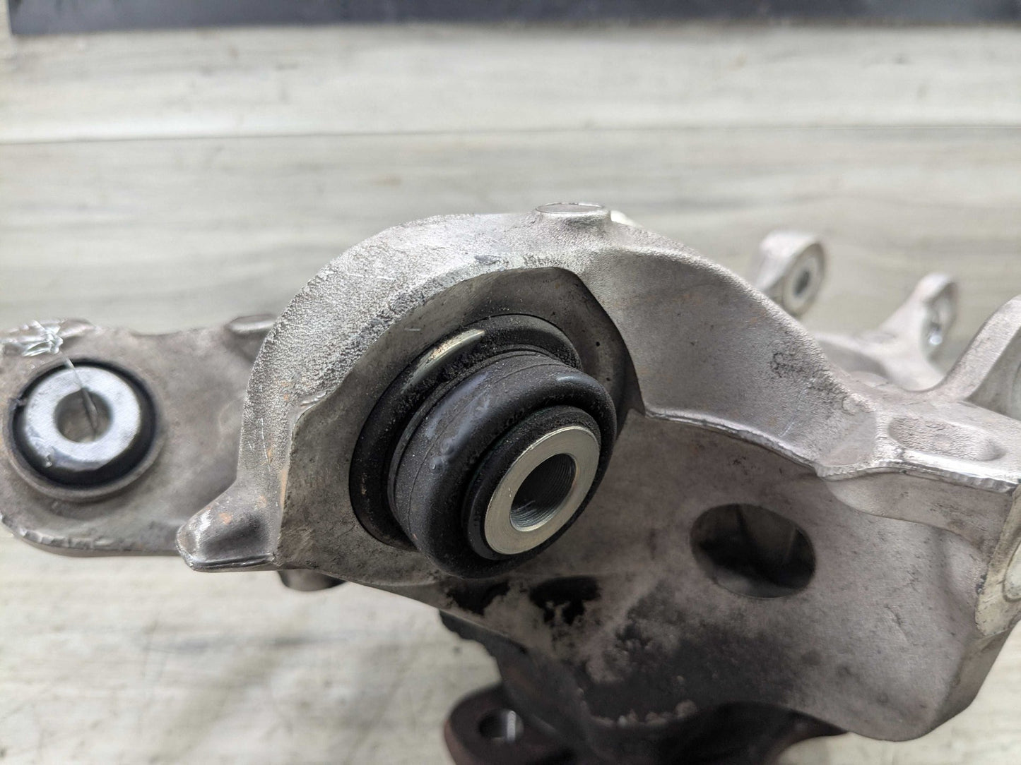 OEM BMW G20 330 M340 REAR Right Passenger Knuckle Wheel Hub Spindle Bearing