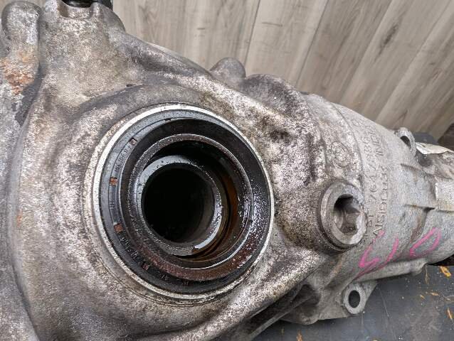OEM BMW G11 G12 G20 G30 xDrive AWD Front Differential Axle Gearbox Carrier 2.81
