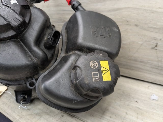 OEM BMW G20 G22 G23 G26 G42 Engine Coolant Expansion Overflow Tank Reservoir SET