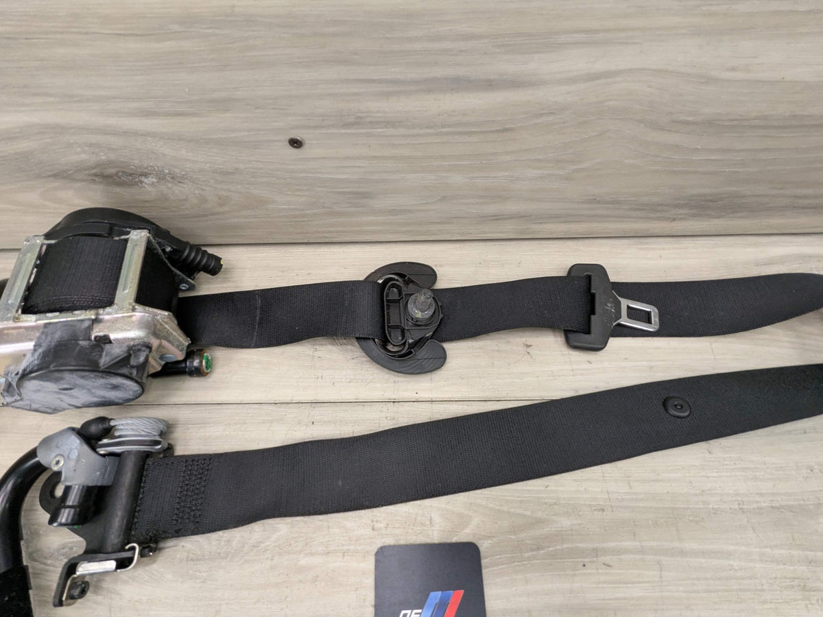 OEM BMW F15 F16 F85 F86 X5 X6 Front Right Passenger Seat Belt Retractor Black