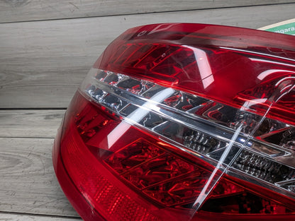 2009-2017 Mercedes-Benz E550 E-Class A207 Rear Right Passenger Outer Tail Light A2079060458