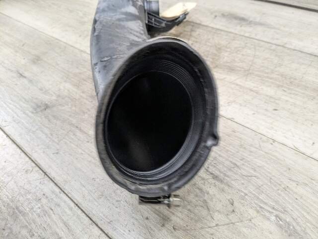 09-19 OEM BMW F12 F13 F15 F16 X5 X6 Front Right Intercooler Upper Charge Pipe