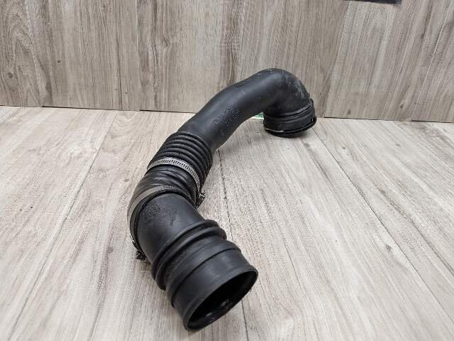 08-13 OEM BMW E88 E90 E92 E93 135 335 Engine Turbo Air Duct