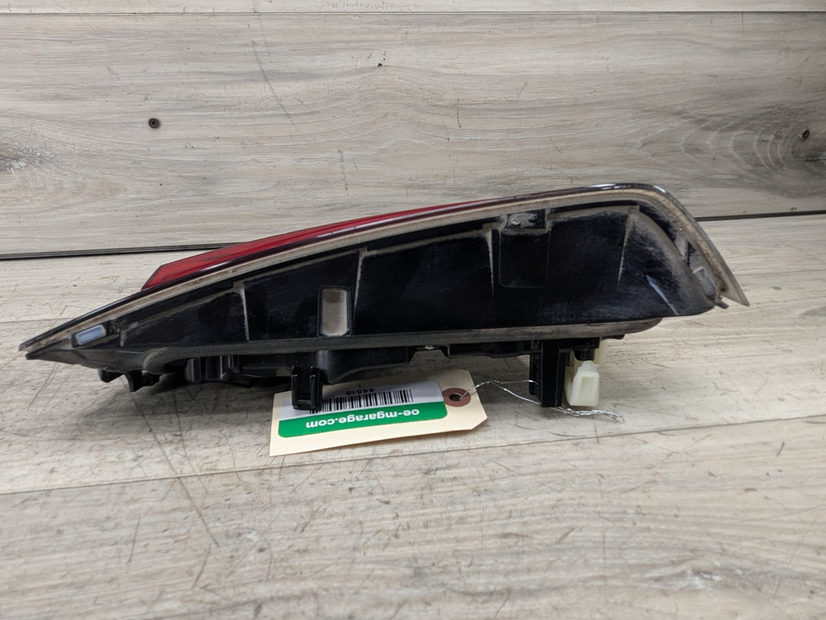2021 BMW 330i G20 Rear Right Passenger Inner Tail Light 7495090 PRE-LCI OEM BMW G20 G80 330 M340 M3 Rear Right Passenger Inner Stop Tail Light OEM