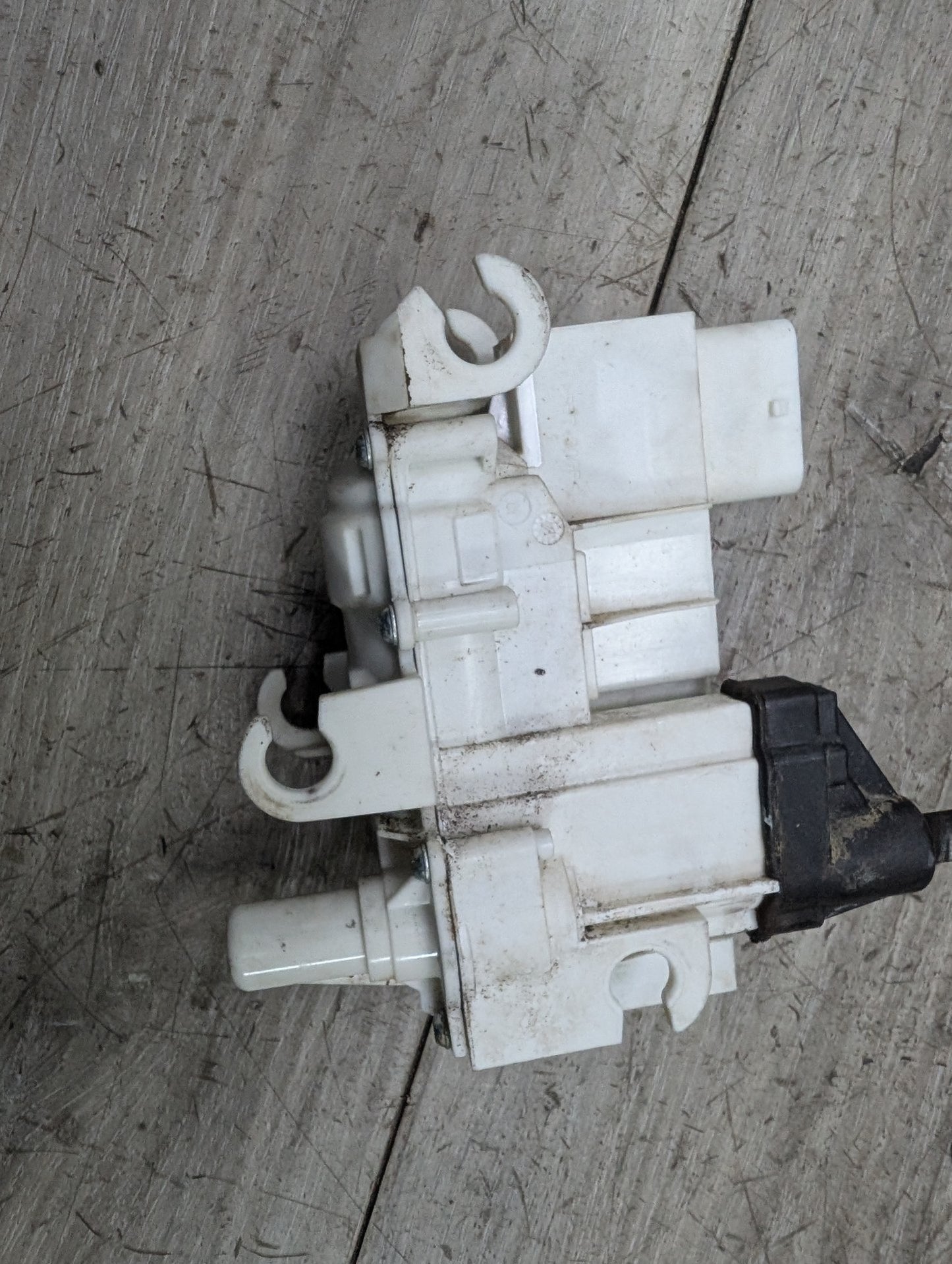 2017 BMW 740i G12 Rear Right Passenger Door Latch Lock Actuator w/ Soft Close 2581898 OEM BMW G12 740 750 B7 REAR RIGHT PASSENGER Door Lock Latch Actuator SOFT CLOSE