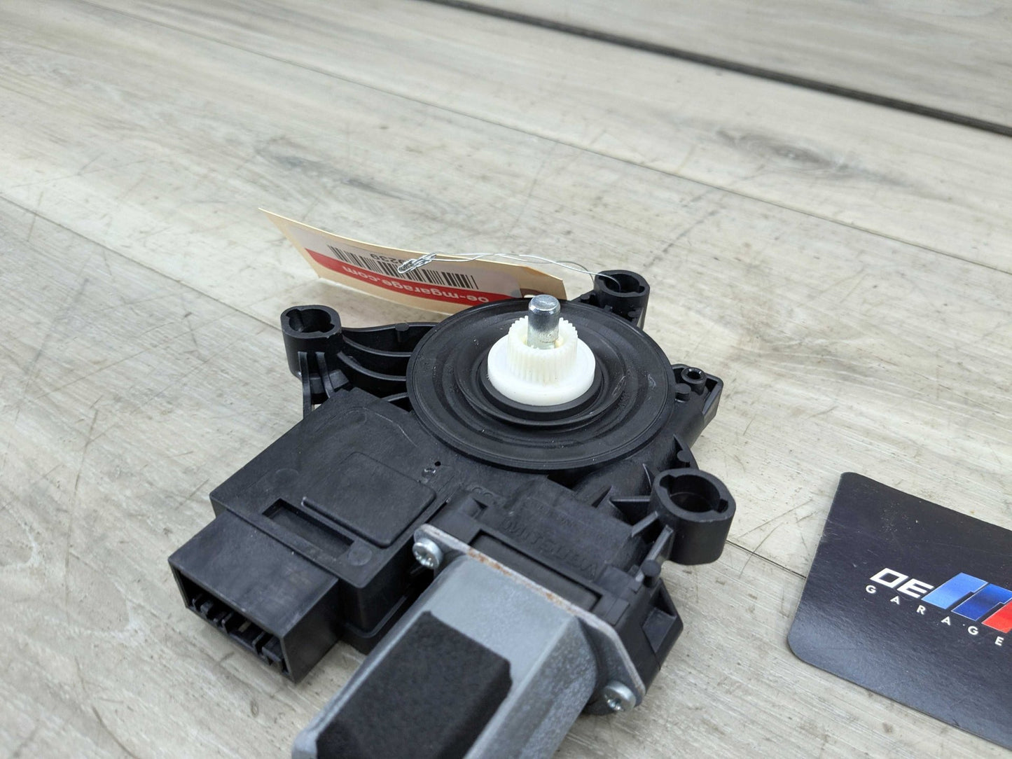 2021 BMW M340i G20 Rear Right Passenger Door Window Glass Regulator Motor 8498864 OEM BMW G20 G80 330 M340 REAR Right Passenger Side Door Window Regulator Motor