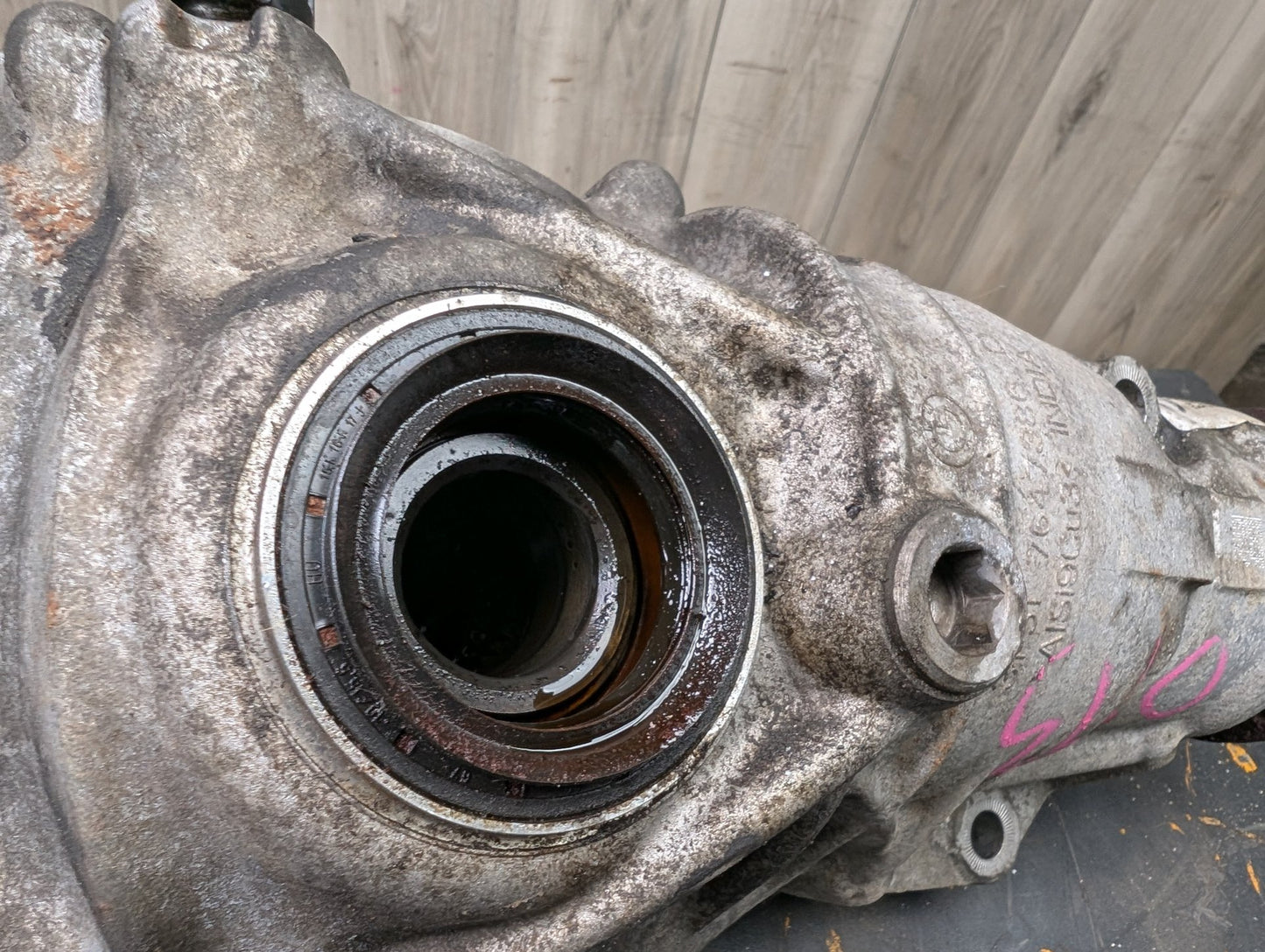2017 BMW 340i F34 Front Axle Carrier Differential 7647386 OEM BMW G11 G12 G20 G30 xDrive AWD Front Differential Axle Gearbox Carrier 2.81