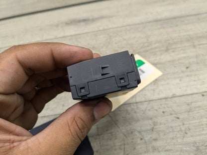 18-24 OEM AUDI A4 A5 Q5 S4 SQ5 Center Console USB Port Aux Jack Port Connection