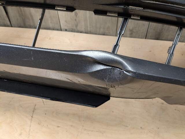 *DENT* 13-15 OEM BMW F01 F02 740 750 Front Bumper Cover Grey A52