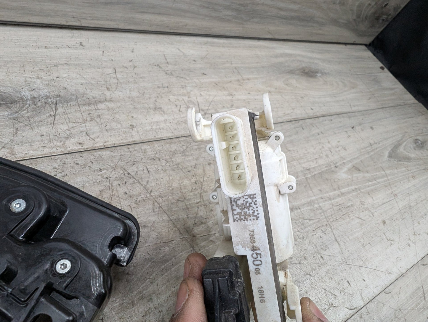 2017 BMW 740i G12 Front Right Passenger Door Latch Lock Actuator w/ Soft Close 2581894 16-22 OEM BMW G11 G12 FRONT RIGHT PASSENGER Door Lock Latch Actuator SOFT CLOSE